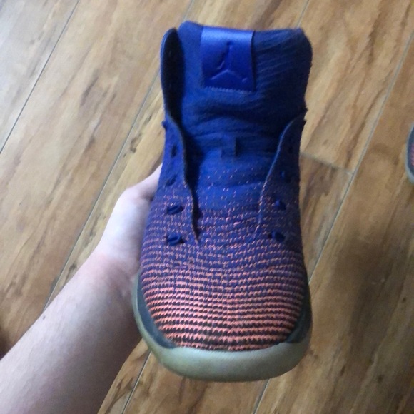 Jordan basketball shoes - Picture 2 of 4